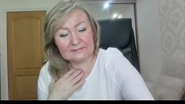 Snapshot of Victoria_secrets_ chatting on July 27, 2026, 5:14 am Victoria secrets online show from July 27, 2026, 5:14 am