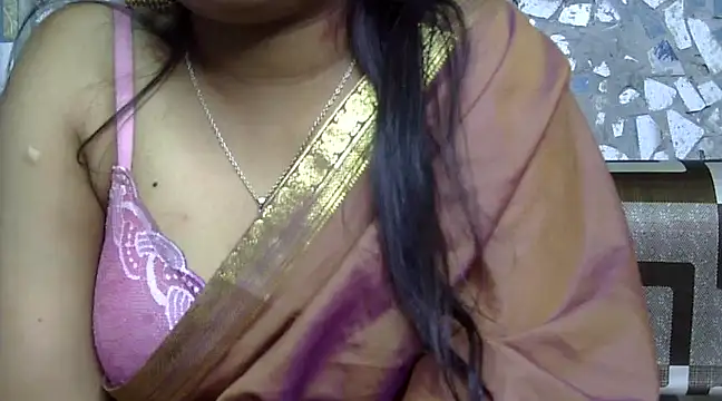 BROUNGIRLKAVYA online show from March 18, 2025, 10:28 am