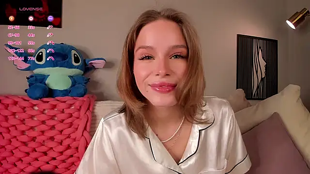 TaiteBayles online show from September 29, 2025, 1:12 am