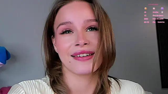 TaiteBayles online show from September 28, 2025, 1:45 am