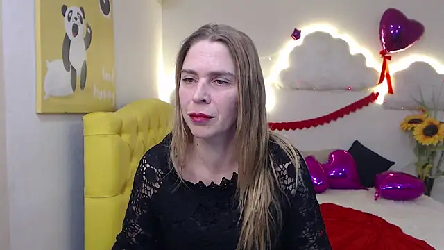Snapshot of TessaDaybreak chatting on March 3, 2025, 4:36 pm TessaDaybreak online show from March 3, 2025, 4:36 pm