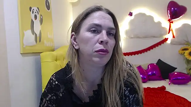 Snapshot of TessaDaybreak chatting on March 2, 2025, 5:20 pm TessaDaybreak online show from March 2, 2025, 5:20 pm