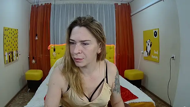 TessaDaybreak online show from November 15, 2025, 7:34 am