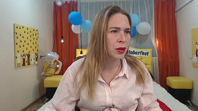 Snapshot of TessaDaybreak chatting on September 25, 2025, 6:19 am TessaDaybreak online show from September 25, 2025, 6:19 am