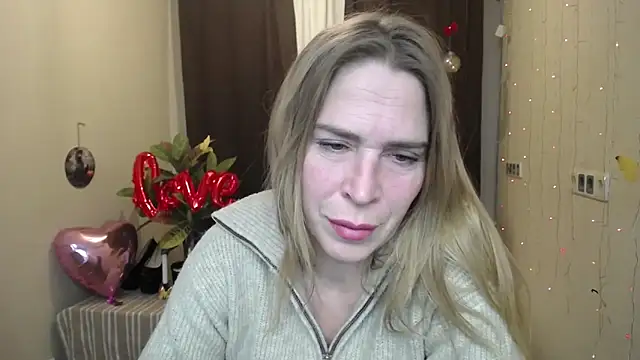 Snapshot of TessaDaybreak chatting on February 15, 2025, 4:01 pm TessaDaybreak online show from February 15, 2025, 4:01 pm