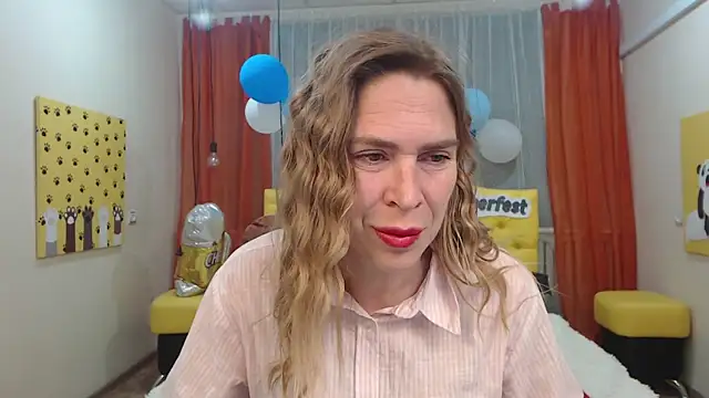 Snapshot of TessaDaybreak chatting on October 1, 2025, 6:29 am TessaDaybreak online show from October 1, 2025, 6:29 am