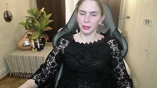 Snapshot of TessaDaybreak chatting on February 27, 2025, 4:54 pm TessaDaybreak online show from February 27, 2025, 4:54 pm
