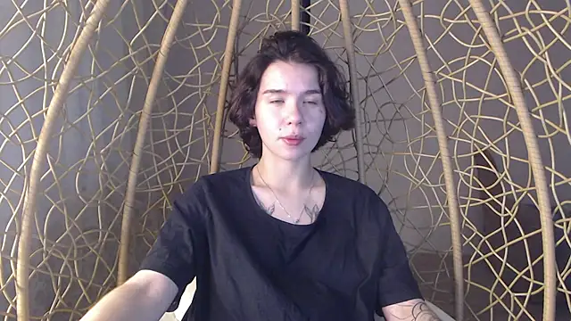 Snapshot of Anna-Sun chatting on October 15, 2025, 5:10 pm Anna-Sun online show from October 15, 2025, 5:10 pm