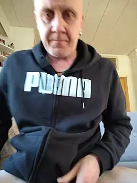 Snapshot of Teemu chatting on May 30, 2026, 3:57 am Teemu online show from May 30, 2026, 3:57 am