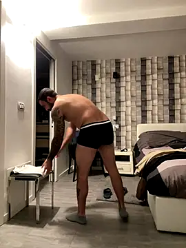 Snapshot of morfeoX chatting on October 31, 2025, 7:38 am morfeoX online show from October 31, 2025, 7:38 am