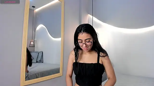 lucelly 15 online show from September 19, 2025, 11:58 am