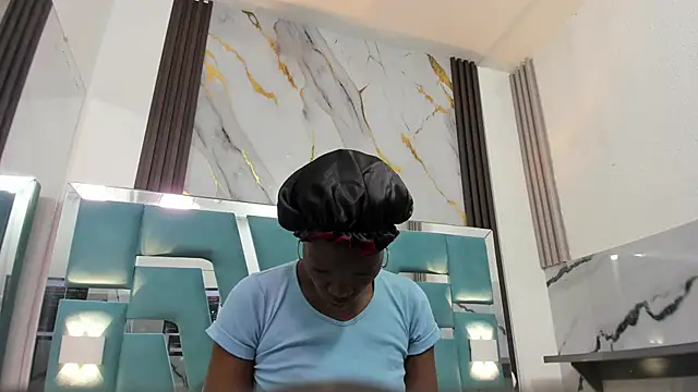 ebony valentina online show from December 14, 2025, 11:38 am