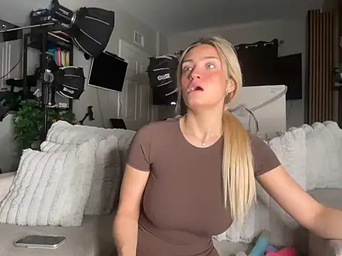 meggsworld online show from November 27, 2025, 12:49 pm