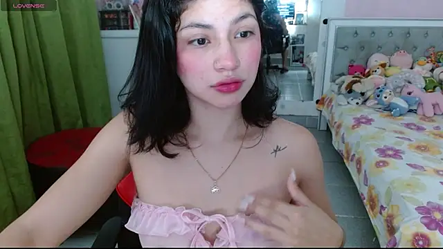 Violett 11 online show from November 18, 2025, 7:06 pm