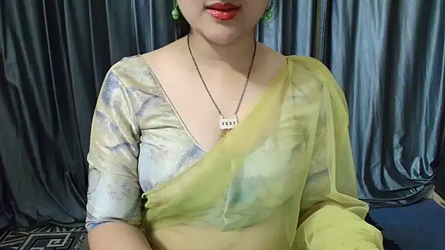 Snapshot of goldiwets chatting on September 12, 2025, 4:40 pm goldiwets online show from September 12, 2025, 4:40 pm