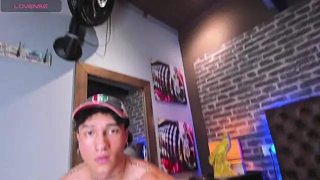 KaryBig3 online show from March 16, 2025, 4:52 am