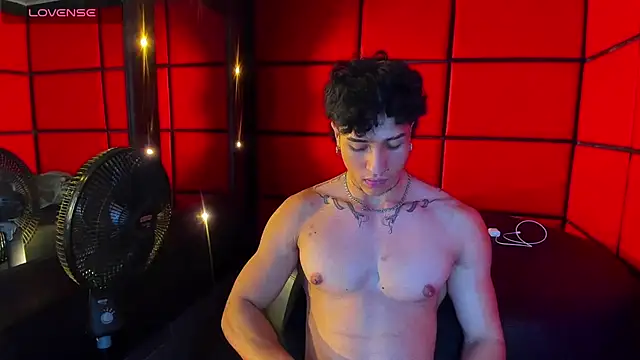 KaryBig3 online show from February 26, 2025, 8:50 am