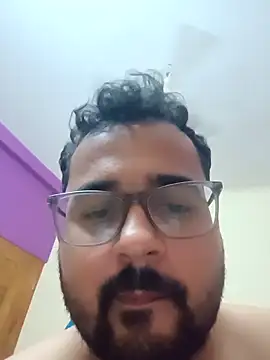 Snapshot of susthovai chatting on May 11, 2026, 5:54 pm susthovai online show from May 11, 2026, 5:54 pm