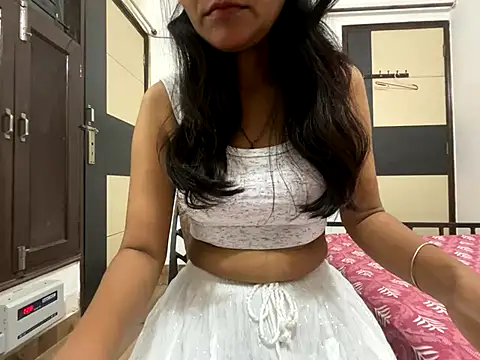 Snapshot of aliya_bhatt chatting on October 4, 2025, 4:19 pm aliya bhatt online show from October 4, 2025, 4:19 pm