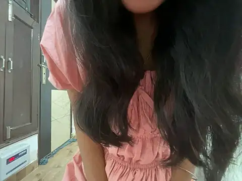 Snapshot of aliya_bhatt chatting on September 12, 2025, 10:31 pm aliya bhatt online show from September 12, 2025, 10:31 pm