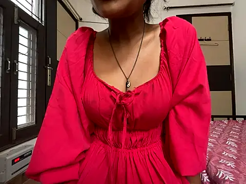 Snapshot of aliya_bhatt chatting on October 8, 2025, 8:38 am aliya bhatt online show from October 8, 2025, 8:38 am