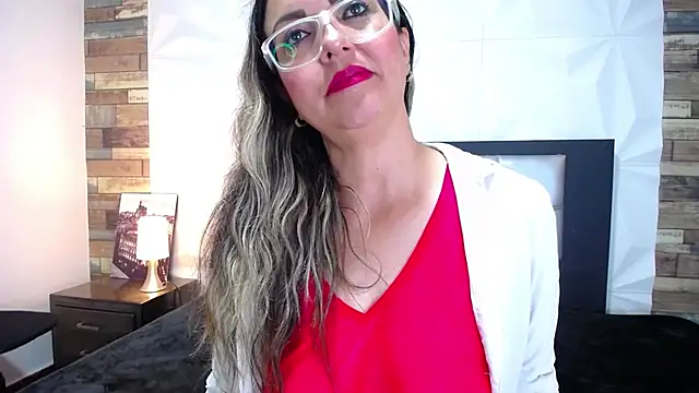 Snapshot of Azaahara_ chatting on March 18, 2025, 2:06 pm Azaahara online show from March 18, 2025, 2:06 pm