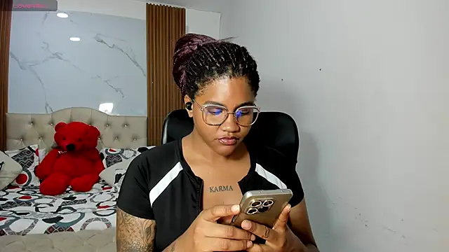 ZahraRose online show from March 19, 2026, 11:10 am