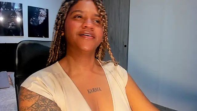 Snapshot of ZahraRose chatting on September 9, 2025, 8:40 pm ZahraRose online show from September 9, 2025, 8:40 pm