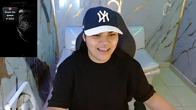 melany rouse18 online show from April 15, 2026, 3:34 am