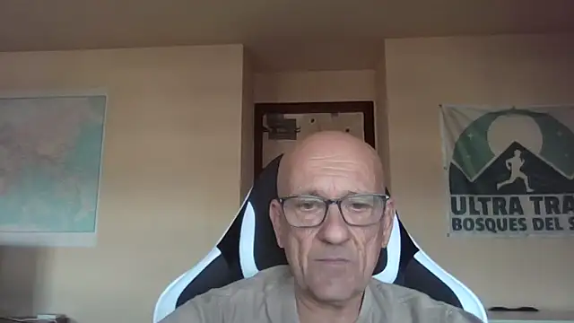 Snapshot of llopaco chatting on November 19, 2025, 12:38 pm llopaco online show from November 19, 2025, 12:38 pm