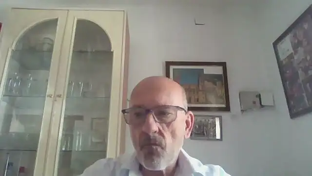 Snapshot of llopaco chatting on October 9, 2025, 12:28 pm llopaco online show from October 9, 2025, 12:28 pm