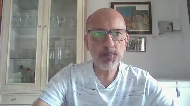 Snapshot of llopaco chatting on October 8, 2025, 11:23 am llopaco online show from October 8, 2025, 11:23 am