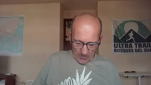 Snapshot of llopaco chatting on October 19, 2025, 12:52 pm llopaco online show from October 19, 2025, 12:52 pm