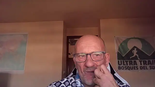 Snapshot of llopaco chatting on November 25, 2025, 12:49 pm llopaco online show from November 25, 2025, 12:49 pm