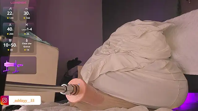  Ashley 33 online show from December 13, 2025, 8:04 pm