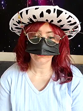 Snapshot of Loly2025 chatting on June 19, 2026, 11:05 am Loly2025 online show from June 19, 2026, 11:05 am