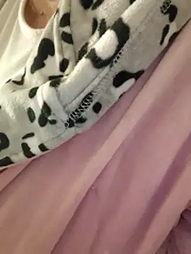 Snapshot of Loly2025 chatting on December 18, 2025, 1:00 am Loly2025 online show from December 18, 2025, 1:00 am