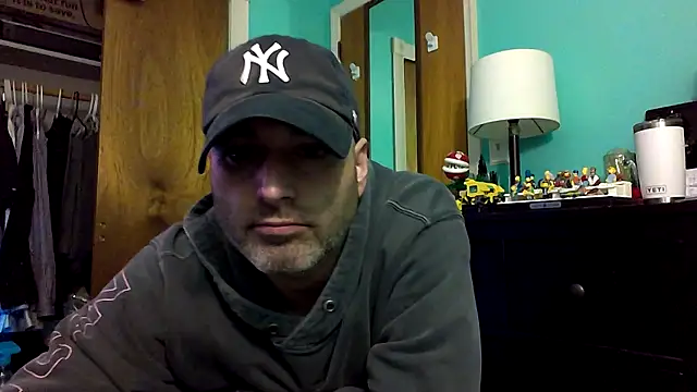 Snapshot of Novabear6996 chatting on February 28, 2025, 3:15 am Novabear6996 online show from February 28, 2025, 3:15 am