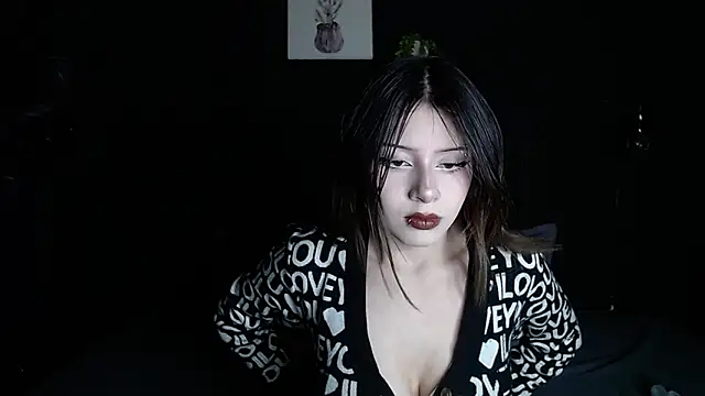 Snapshot of fyreandfox_ chatting on November 24, 2025, 8:31 pm fyreandfox online show from November 24, 2025, 8:31 pm