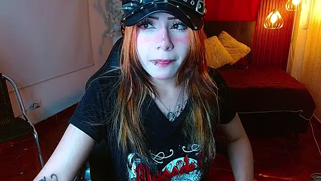 fyreandfox  online show from June 17, 2026, 7:46 pm