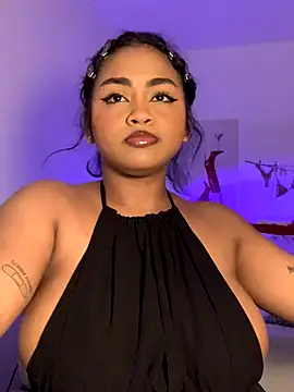 Dahiana Giil online show from November 7, 2025, 5:12 am