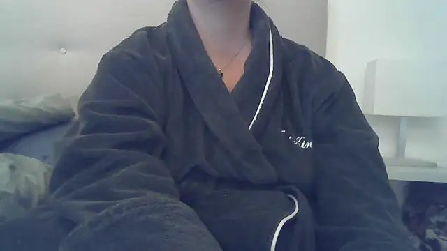 Snapshot of sizha6 chatting on October 3, 2025, 8:38 am sizha6 online show from October 3, 2025, 8:38 am