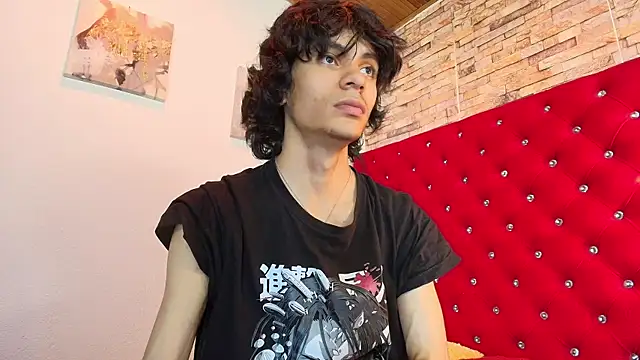 Snapshot of sc0rpius_ chatting on March 4, 2025, 7:43 pm sc0rpius online show from March 4, 2025, 7:43 pm