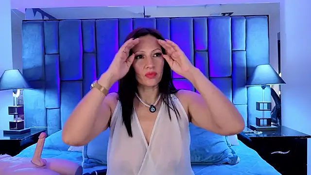 Snapshot of Aisha_Nowak chatting on November 25, 2025, 9:48 pm Aisha Nowak online show from November 25, 2025, 9:48 pm