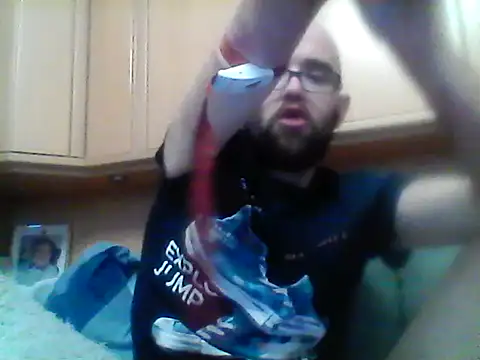 Snapshot of Andre35w chatting on December 16, 2025, 5:50 pm Andre35w online show from December 16, 2025, 5:50 pm