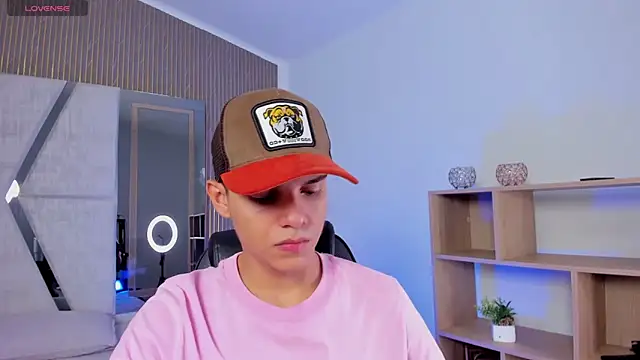 JacobRoberts1 online show from November 24, 2025, 9:04 pm