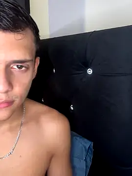 JacobRoberts1 online show from September 18, 2025, 10:24 pm