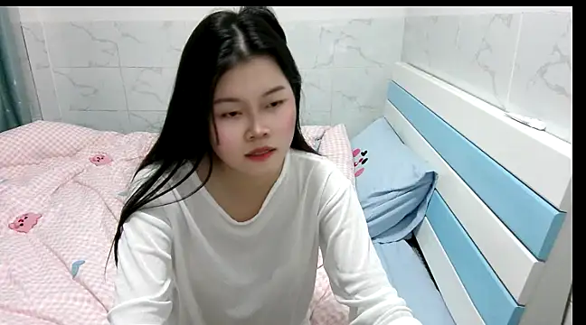 Snapshot of Miss_Leila520 chatting on February 22, 2025, 1:35 pm Miss Leila520 online show from February 22, 2025, 1:35 pm