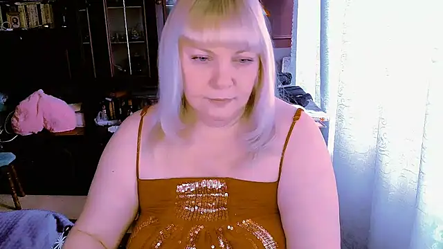 Snapshot of FlowerButterf chatting on March 3, 2026, 10:00 am FlowerButterf online show from March 3, 2026, 10:00 am