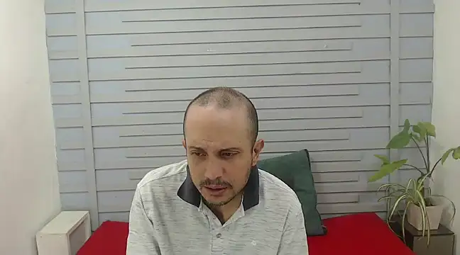 Snapshot of JhonTorres018 chatting on February 24, 2025, 7:30 pm JhonTorres018 online show from February 24, 2025, 7:30 pm